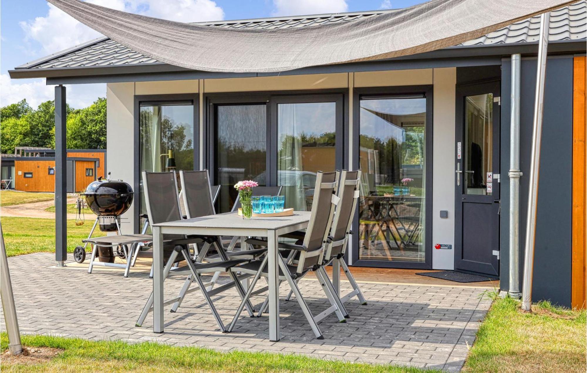 Nice home in Süsel with WiFi&2 Bedrooms Susel Exterior foto